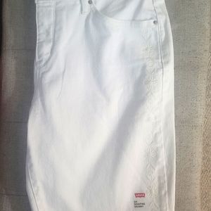 Levi white jeans